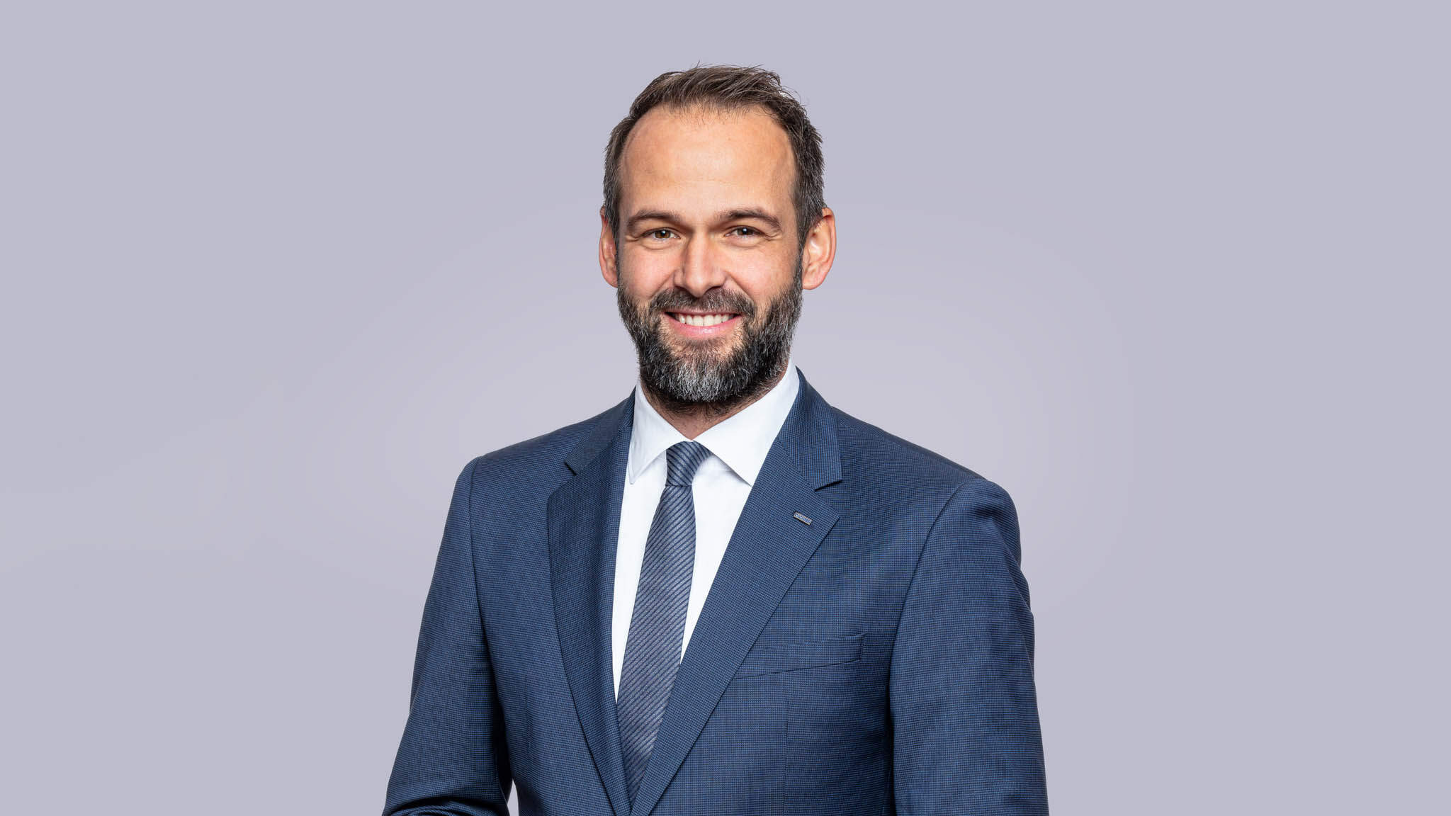 Thomas Hiemer ist seit 1. Januar 2025 Chief Financial Officer (CFO) beim Logistikdienstleister DACHSER. Thomas Hiemer ist seit 1. Januar 2025 Chief Financial Officer (CFO) beim Logistikdienstleister DACHSER.