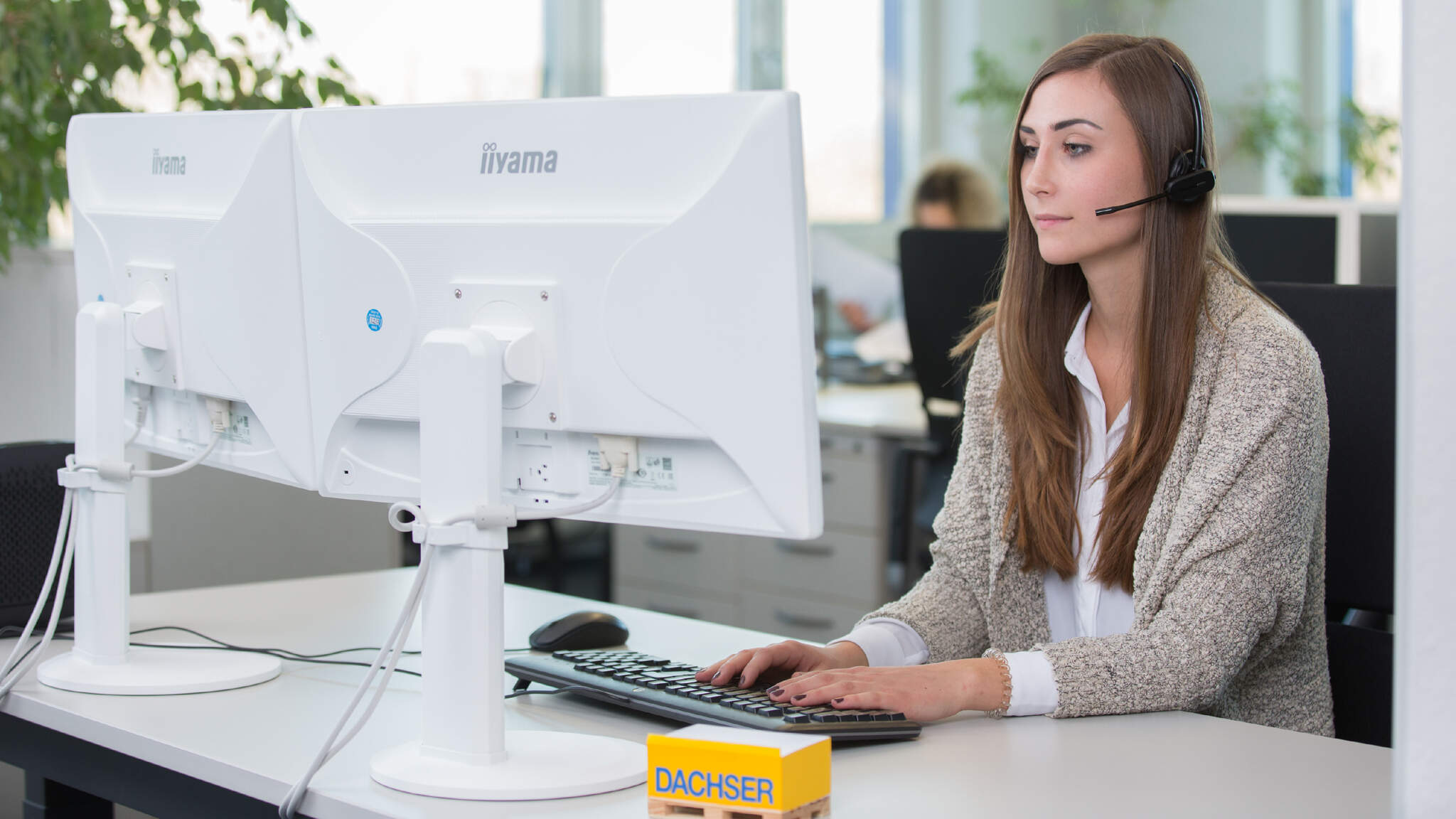 Die Digitalisierung spielt eine große Rolle in der Logistik. Die Digitalisierung spielt eine große Rolle in der Logistik.