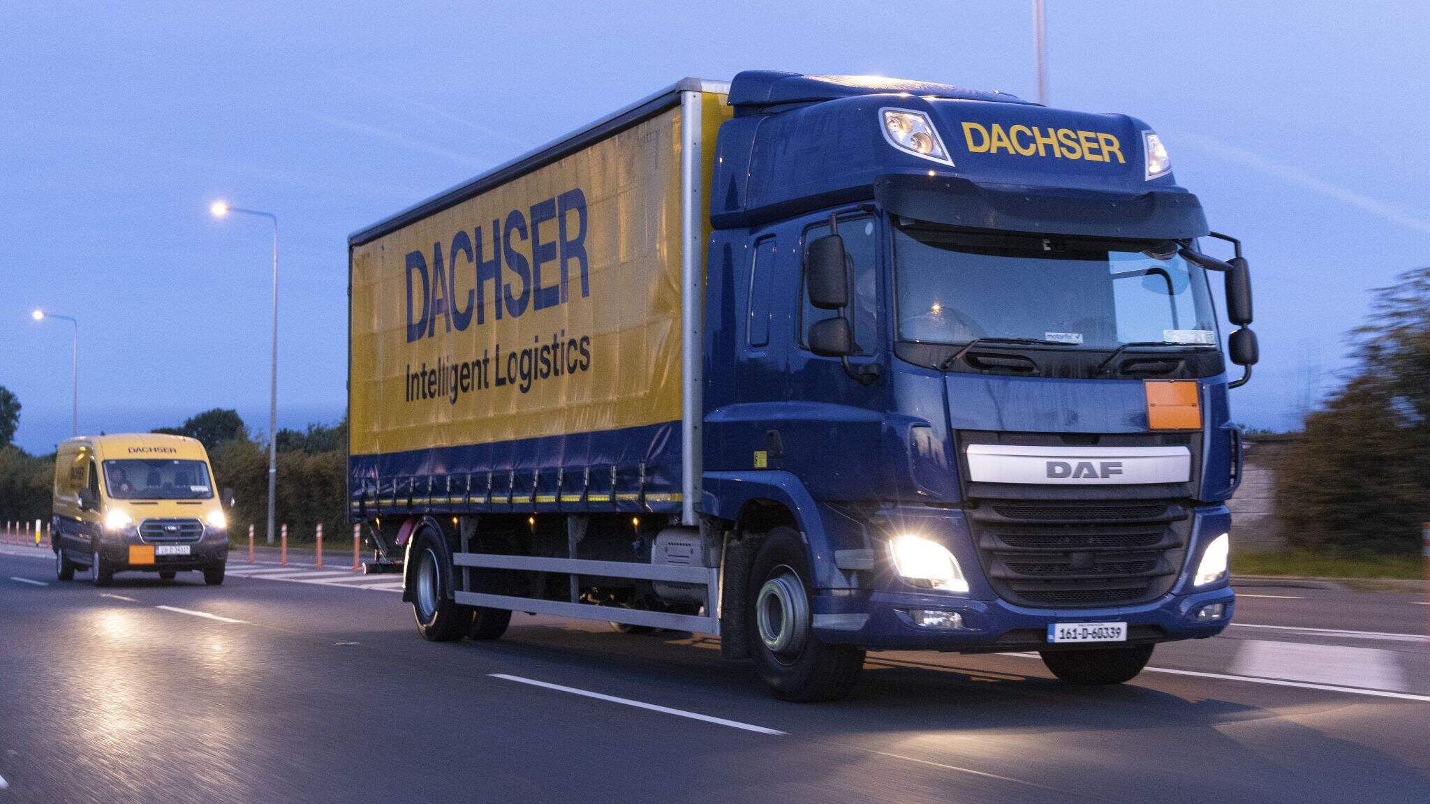 Bei DACHSER Ireland endet die Verantwortung nicht an der Laderampe: Die spezialisierte Chemielogistik umfasst auch kundenorientierte Services im Bereich Gefahrgut.
 