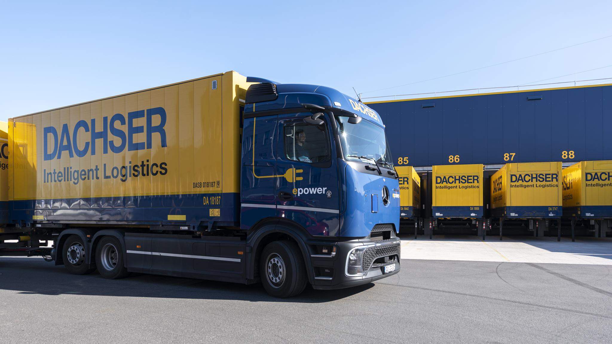 DACHSER investierte 2025 rund 325 Millionen Euro in den Ausbau seines Netzes, in die Mitarbeitenden sowie in Digitalisierung und Klimaschutzma&szlig;nahmen und f&uuml;hrte damit die Investitionspolitik der Vorjahre fort. Foto: Helmut Bauer
 