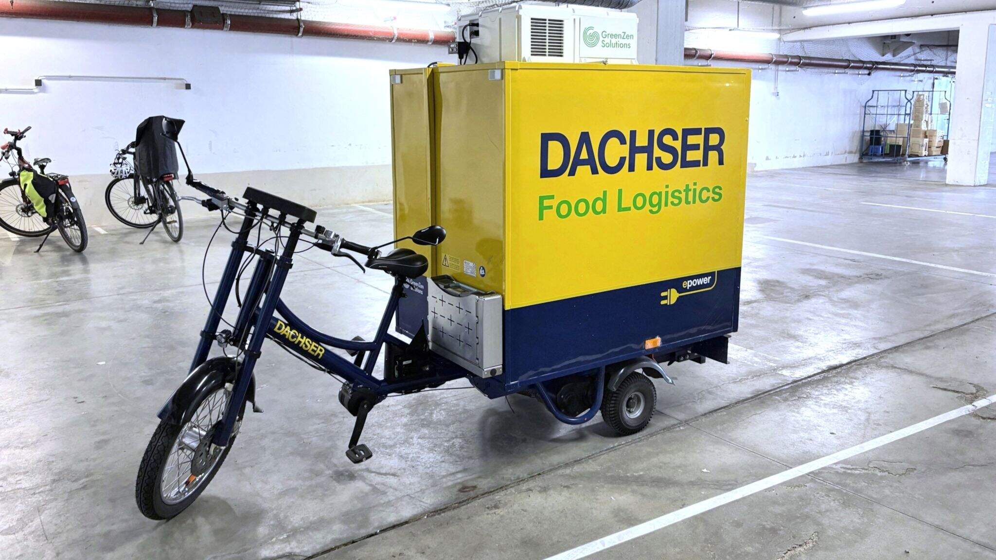 
Lastenrad mit einem isolierten Transportbehälter und batteriebetriebenen Kühlaggregat von GreenZen Solutions