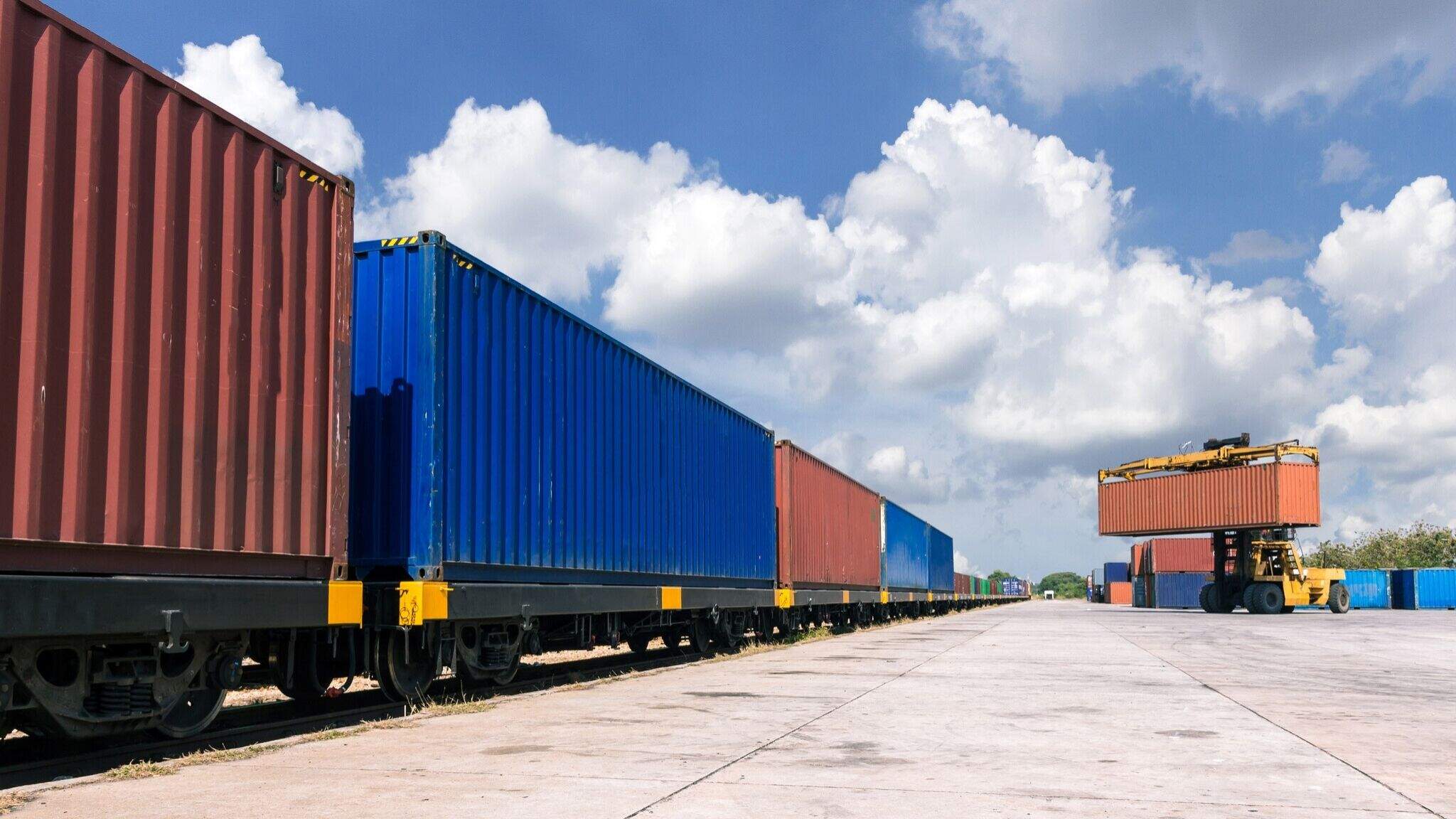 Outre les camions &eacute;lectriques, DACHSER &eacute;tudie &eacute;galement le d&eacute;veloppement du transport ferroviaire comme alternative au transport par camion diesel et comme moyen de d&eacute;sengorger l’axe routier du Brenner.