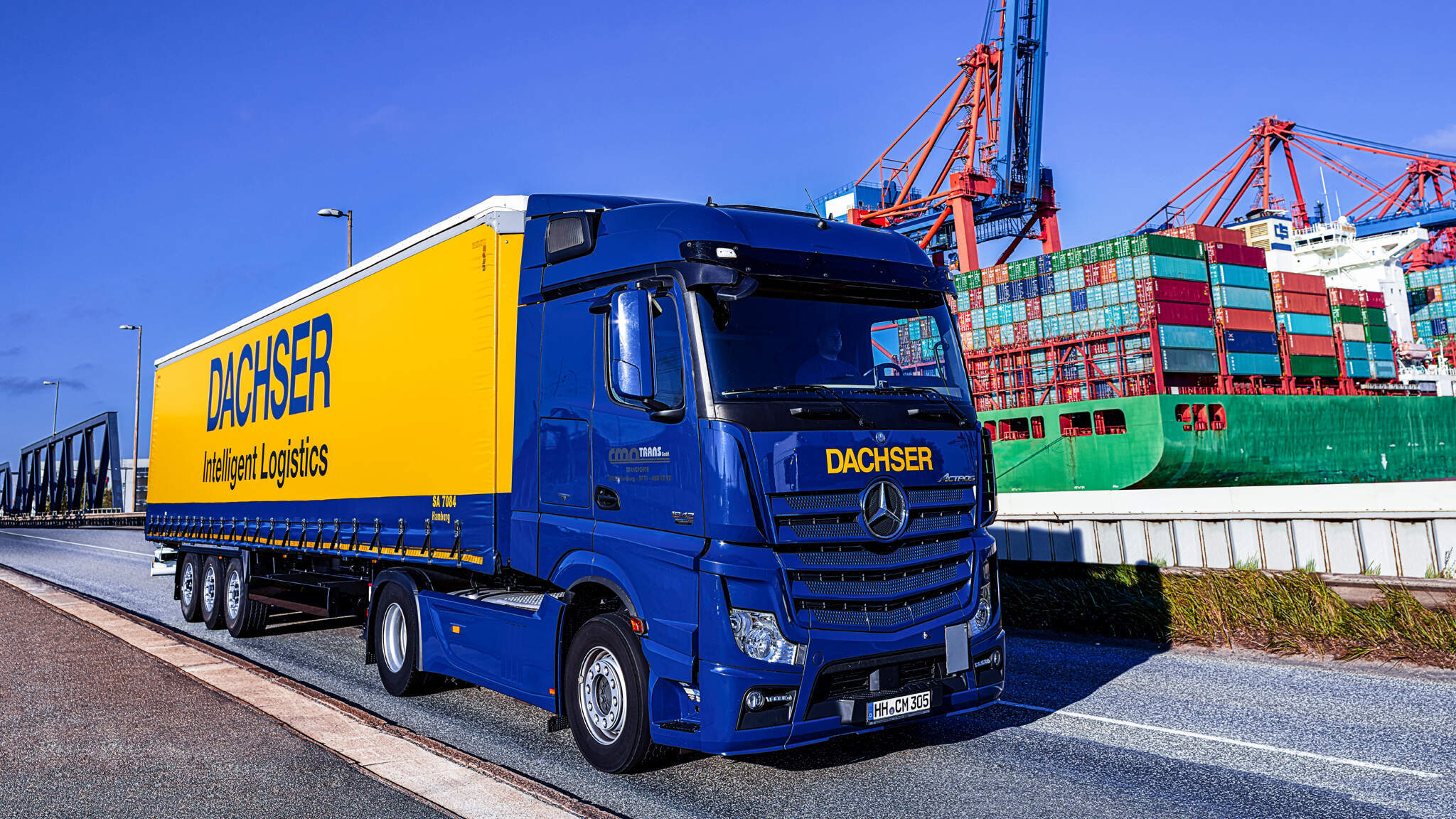 DACHSER répond aux exigences strictes de l'industrie automobile en matière de sécurité informatique. DACHSER répond aux exigences strictes de l'industrie automobile en matière de sécurité informatique.