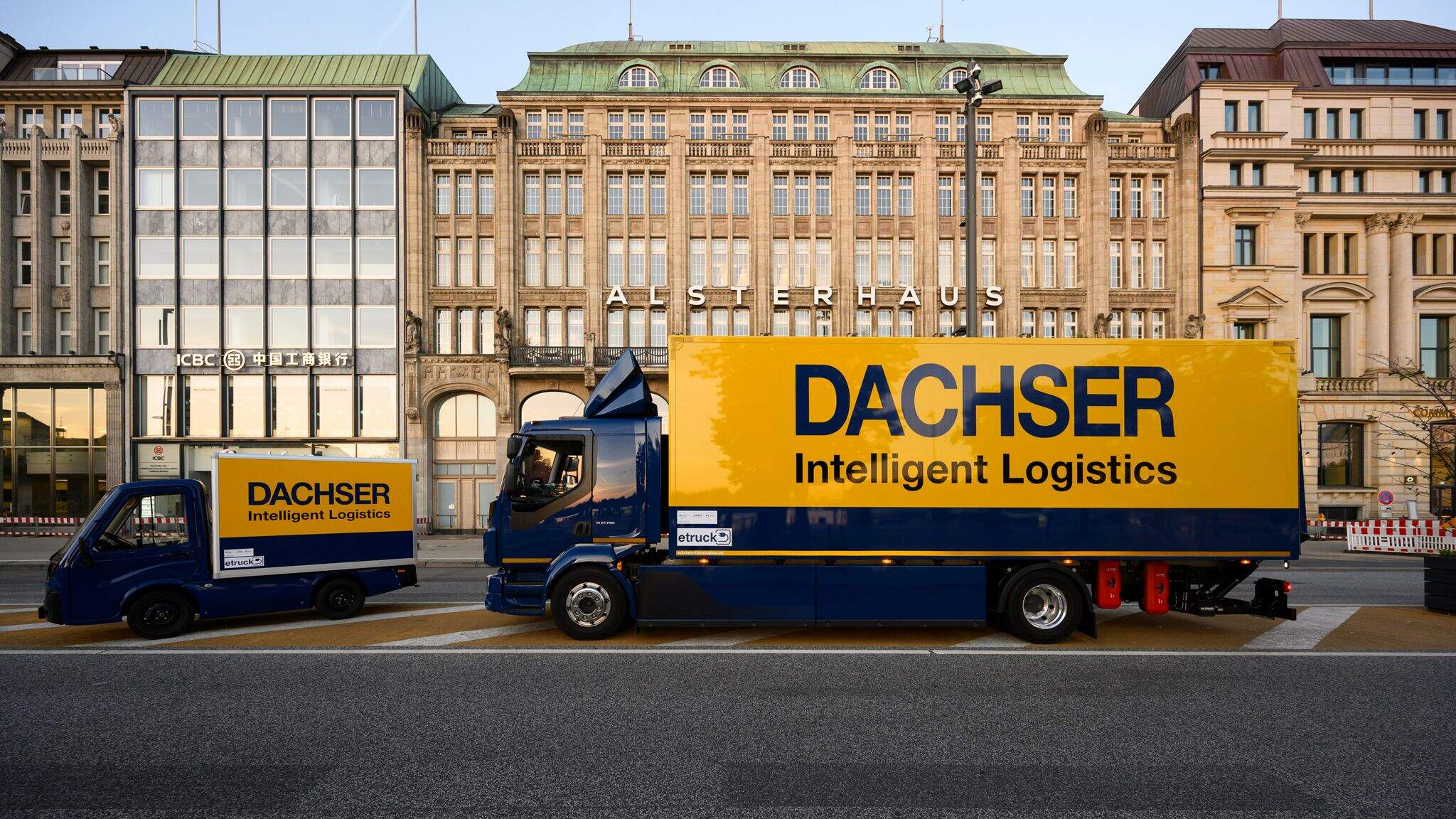 Le projet de logistique urbaine Emission-Free Delivery utilise des camionnettes et des camions électriques.
Le projet de logistique urbaine Emission-Free Delivery utilise des camionnettes et des camions électriques.
