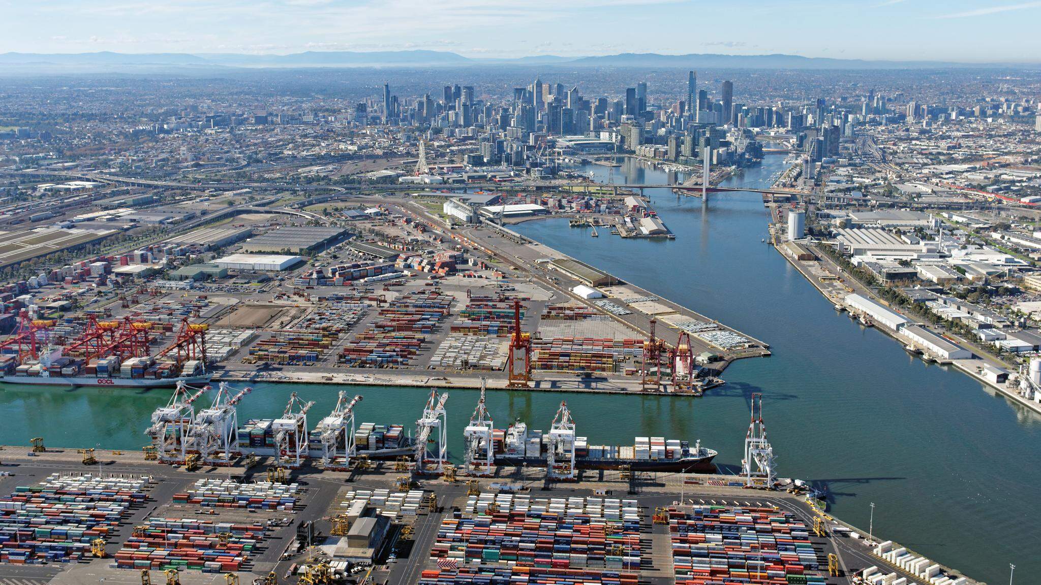 Les distances sont souvent consid&eacute;rables, aussi &agrave; l'int&eacute;rieur du continent australien.